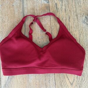 Lorna Jane Women's Ribbed Burgundy Bralette
Size medium 
Adjustable straps